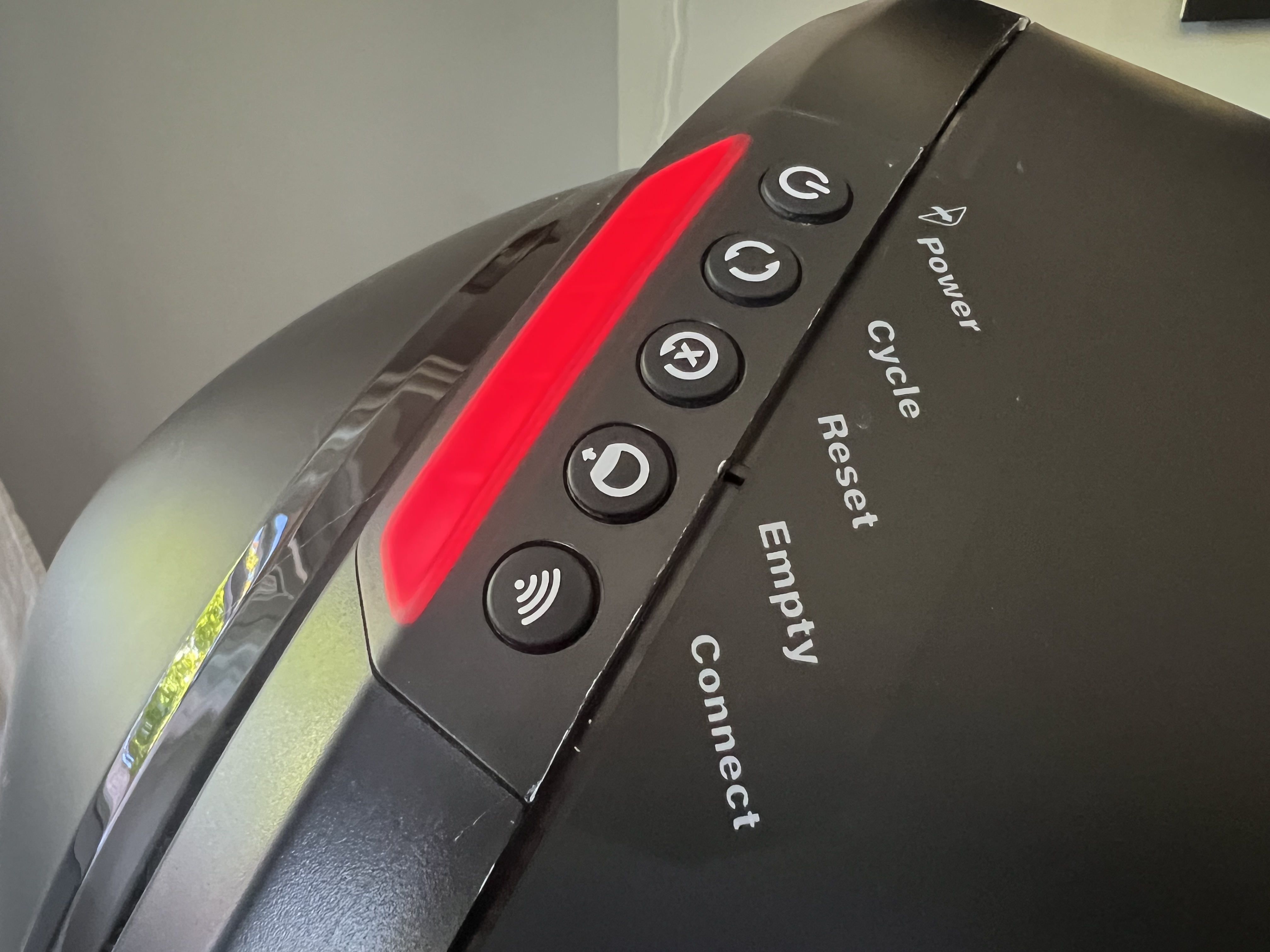 Close up of Litter Robot 4's controls